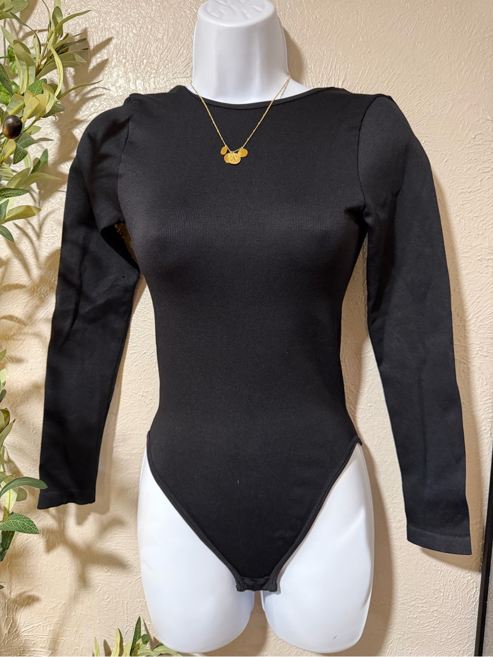 OQQ Women's Black Long-Sleeve Crew Neck Bodysuit